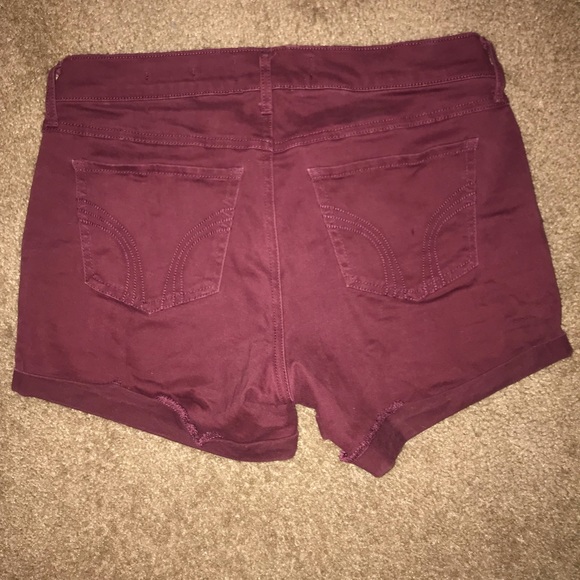 Hollister Burgundy Low Rise Shorts - Picture 2 of 2